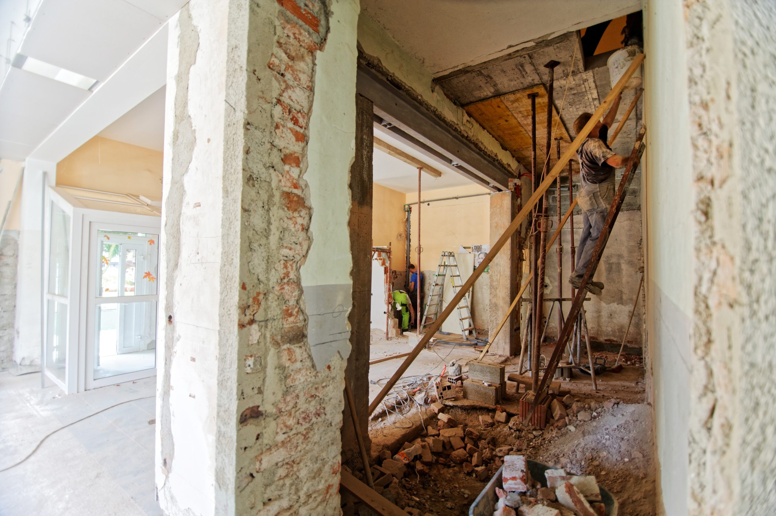 Leistungen 2 Maxi Bremen GmbH Abbrucharbeiten Kernbohrungen Betonschneiden Trockenbau Fliesenarbeiten Entrümpelung Fliesenlegen Galabau Sanierung Renovierung