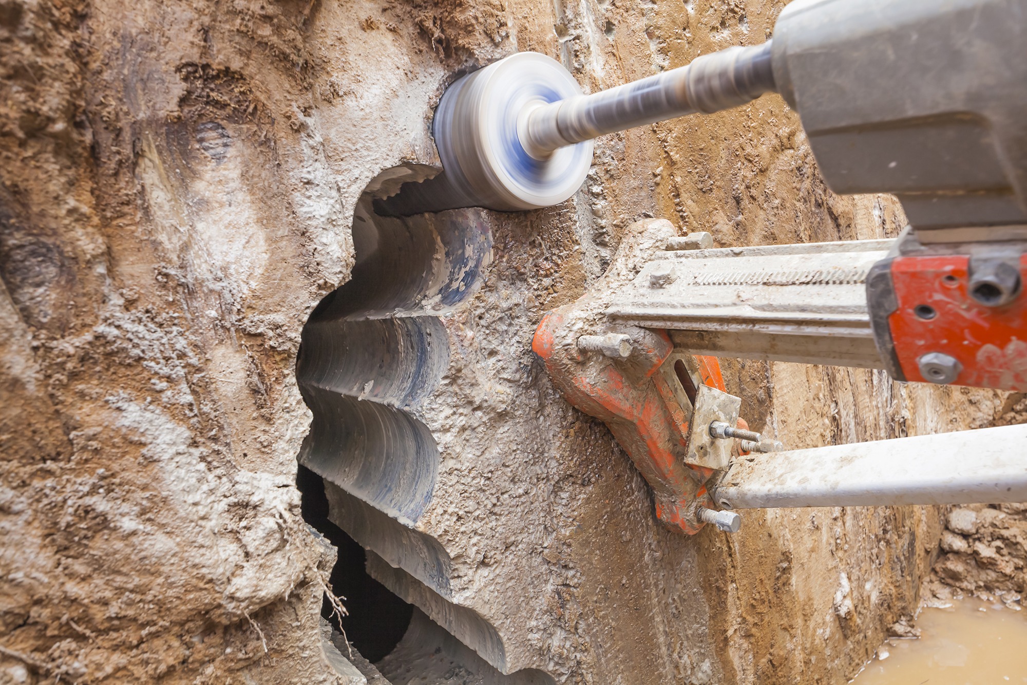 Leistungen 4 Maxi Bremen GmbH Abbrucharbeiten Kernbohrungen Betonschneiden Trockenbau Fliesenarbeiten Entrümpelung Fliesenlegen Galabau Sanierung Renovierung