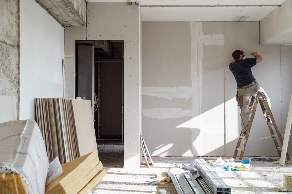 Leistungen 1 Maxi Bremen GmbH Abbrucharbeiten Kernbohrungen Betonschneiden Trockenbau Fliesenarbeiten Entrümpelung Fliesenlegen Galabau Sanierung Renovierung